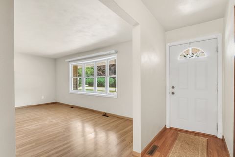 Tiny photo for 1856 Magnolia Avenue, Gurnee, IL 60031 (MLS # 12465331)