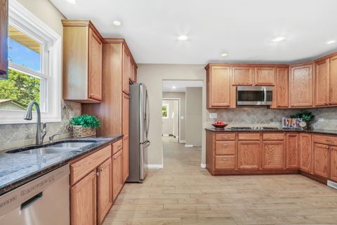 Tiny photo for 1856 Magnolia Avenue, Gurnee, IL 60031 (MLS # 12465331)
