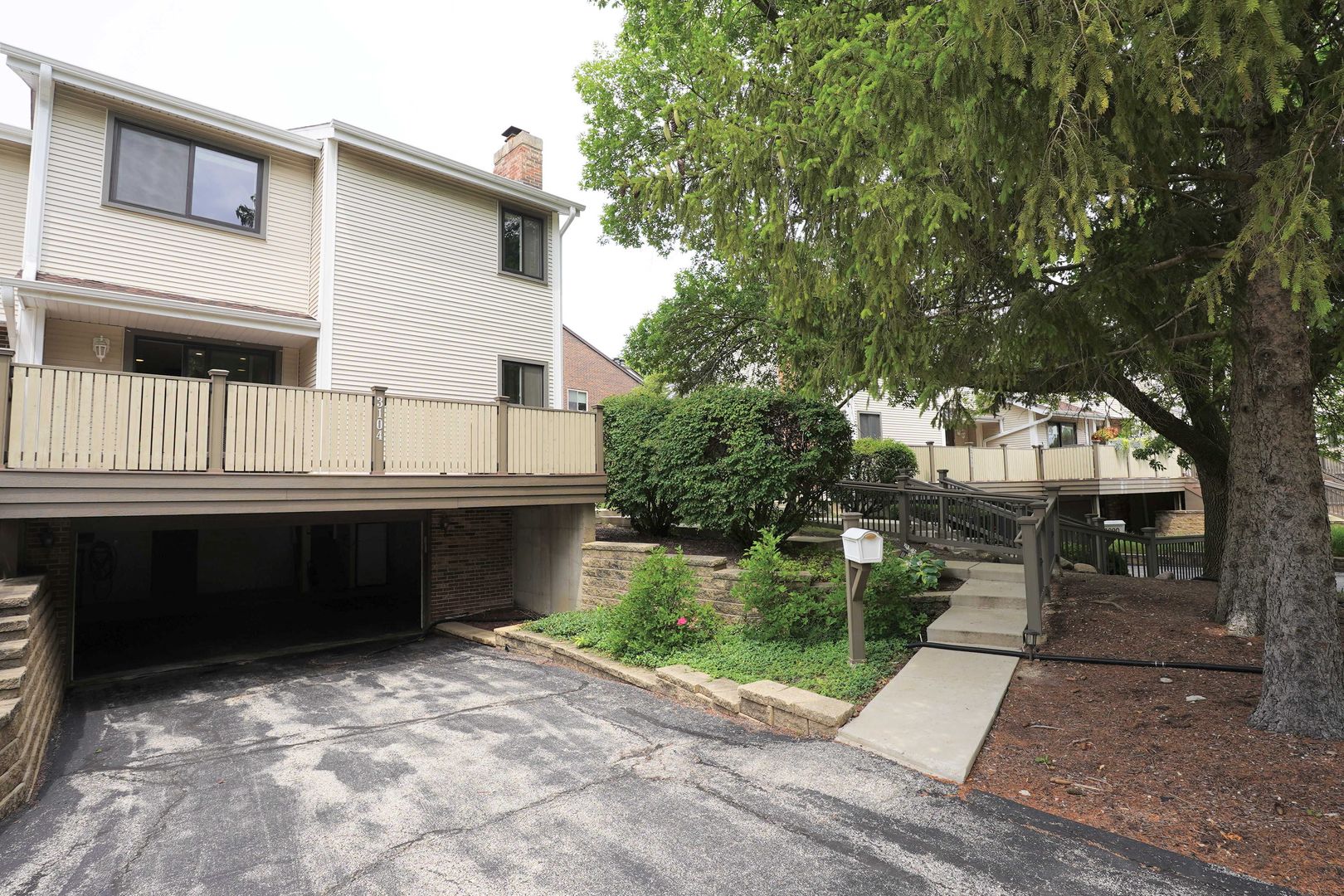 View Northbrook, IL 60062 townhome