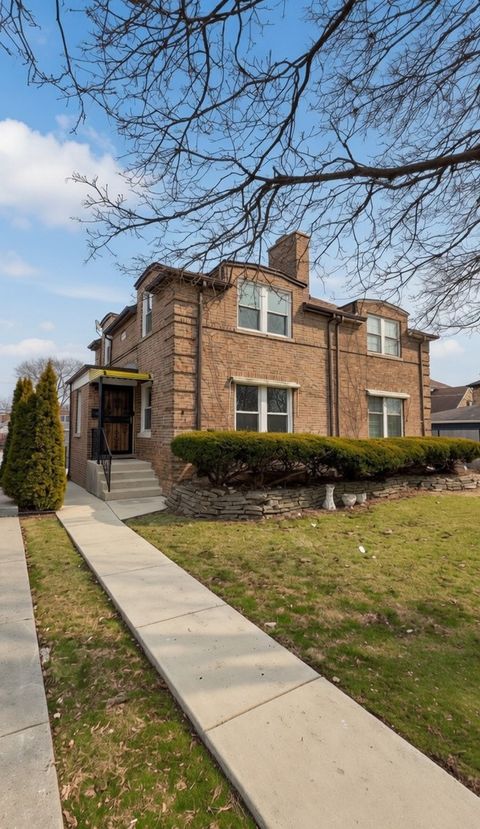 1813 N Mcvicker Avenue Chicago IL 60639