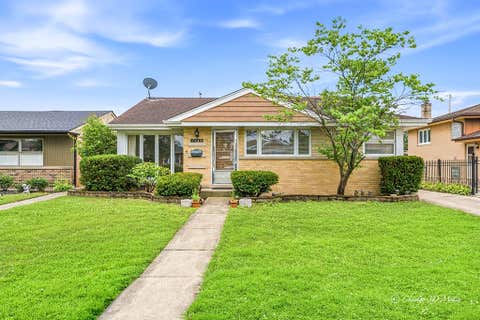 Photo of 7349 W Breen Street, Niles, IL 60714 (MLS # 12659107)