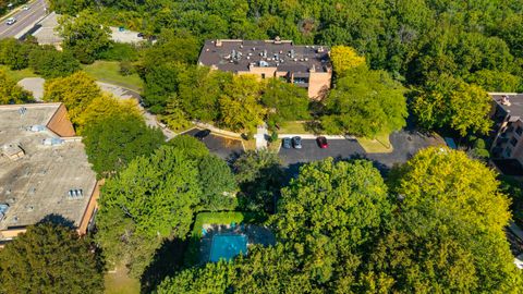 Tiny photo for 1066 Shermer Road #43, Northbrook, IL 60062 (MLS # 12474184)