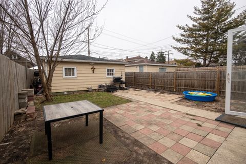 Tiny photo for 2310 Cuyler Avenue, Berwyn, IL 60402 (MLS # 12593996)