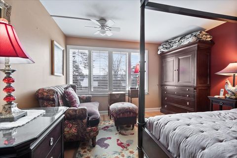 Tiny photo for 22 Park Lane #220, Park Ridge, IL 60068 (MLS # 12543237)