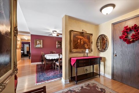 Tiny photo for 22 Park Lane #220, Park Ridge, IL 60068 (MLS # 12543237)