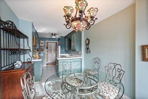 Tiny photo for 22 Park Lane #220, Park Ridge, IL 60068 (MLS # 12543237)