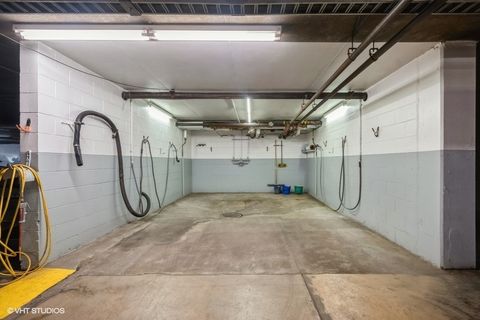 Tiny photo for 22 Park Lane #220, Park Ridge, IL 60068 (MLS # 12543237)