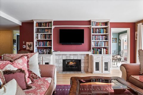 Tiny photo for 22 Park Lane #220, Park Ridge, IL 60068 (MLS # 12543237)