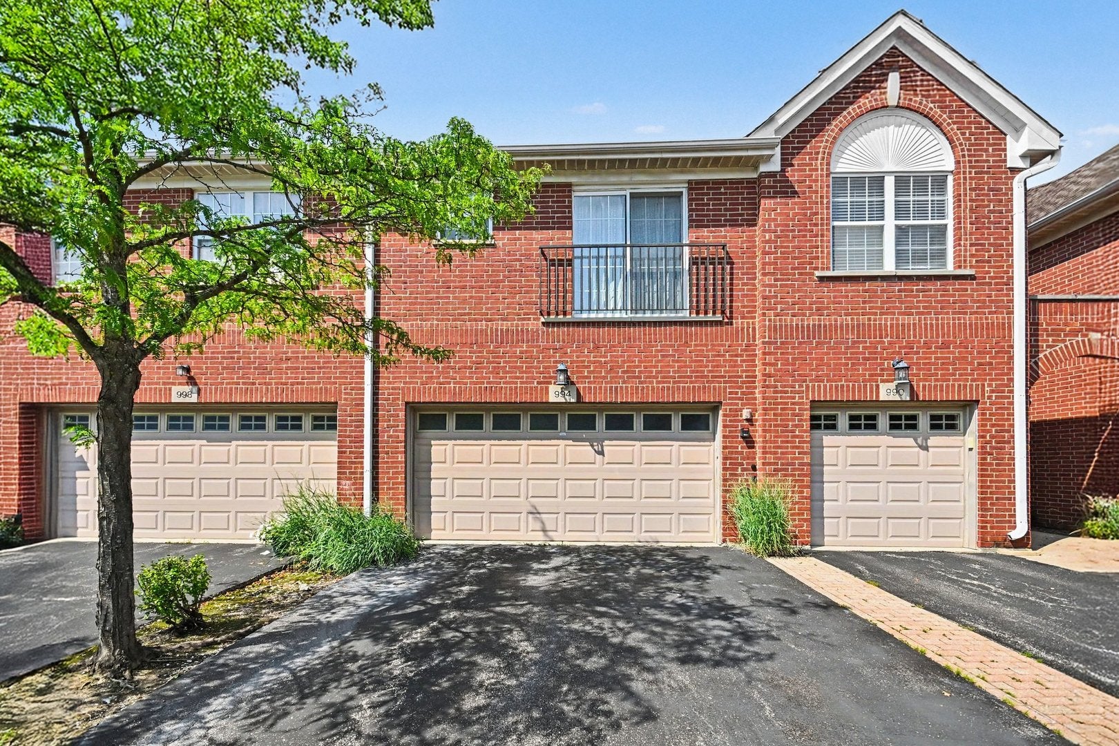 994 Kensington Drive