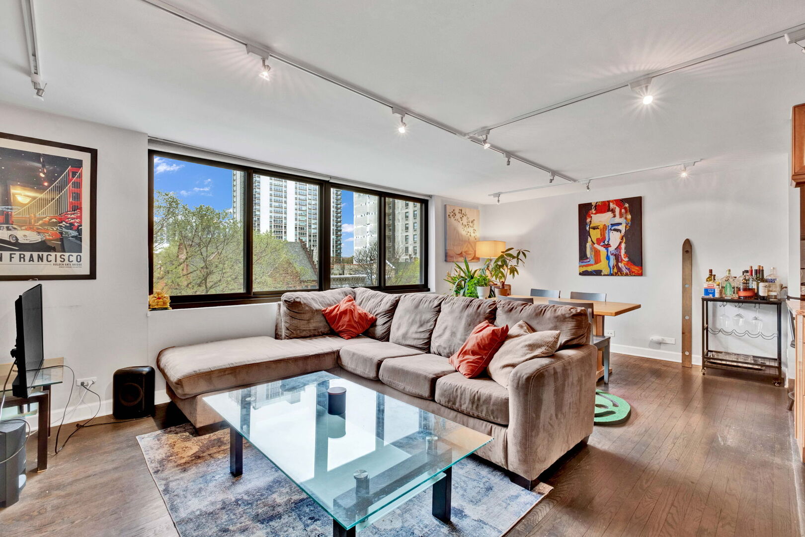 1221 N Dearborn Parkway 403S