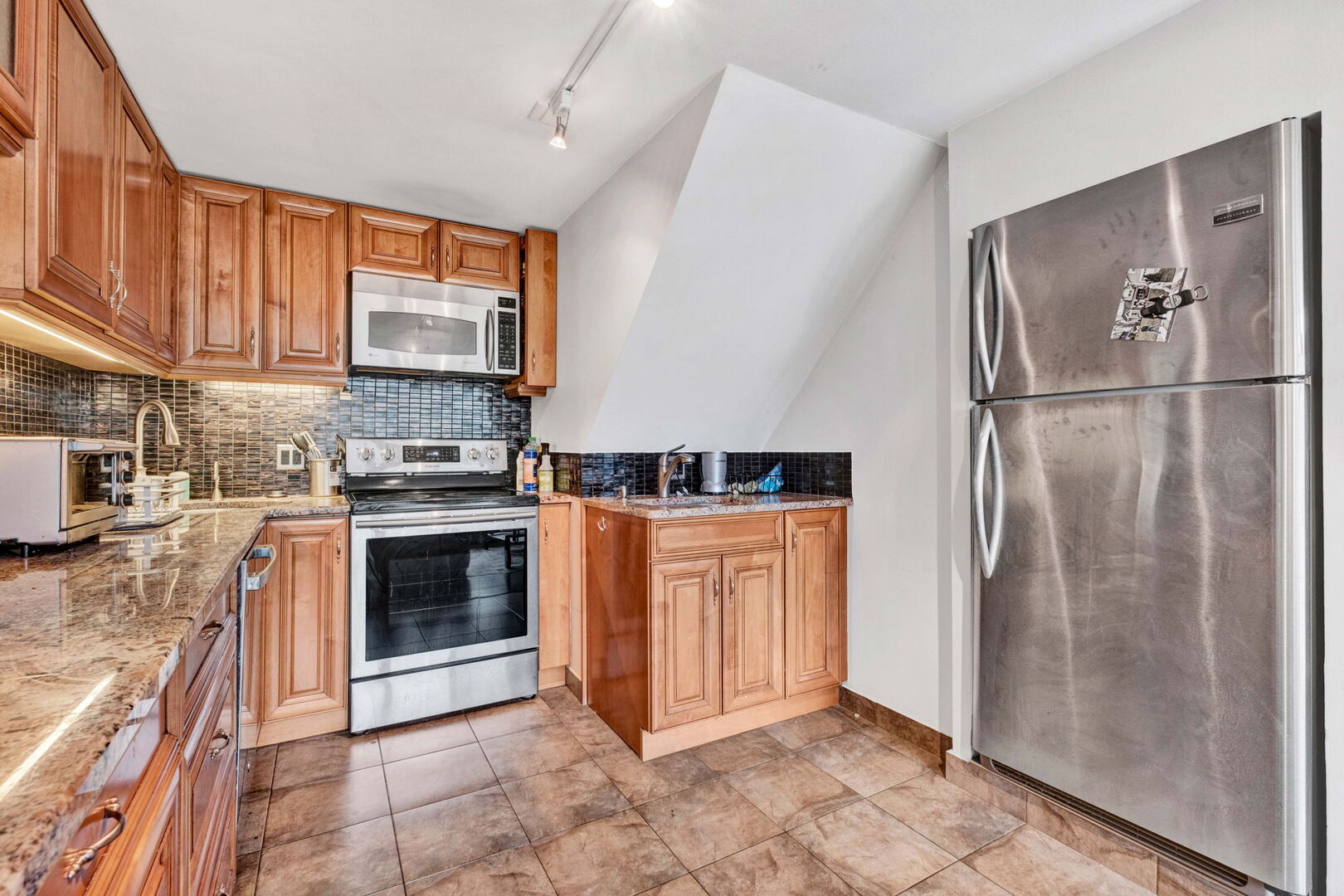 1221 N Dearborn Parkway 403S