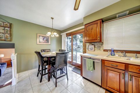 Tiny photo for 445 Fordham Place, Roselle, IL 60172 (MLS # 12484977)