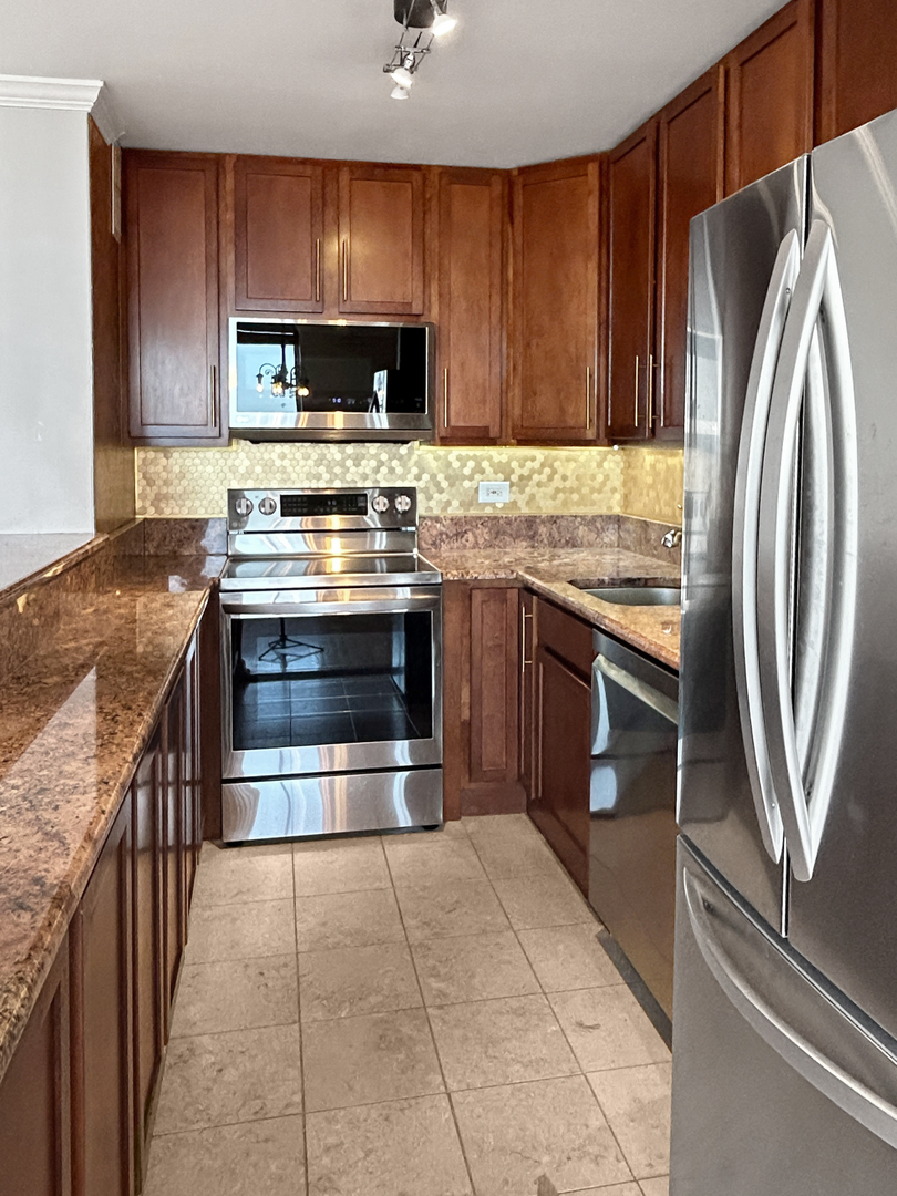 655 W Irving Park Road 3608