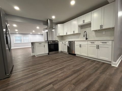 Tiny photo for 616 Parkside Circle, Streamwood, IL 60107 (MLS # 12521866)