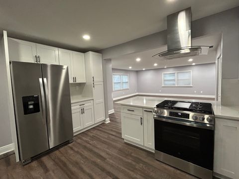 Tiny photo for 616 Parkside Circle, Streamwood, IL 60107 (MLS # 12521866)