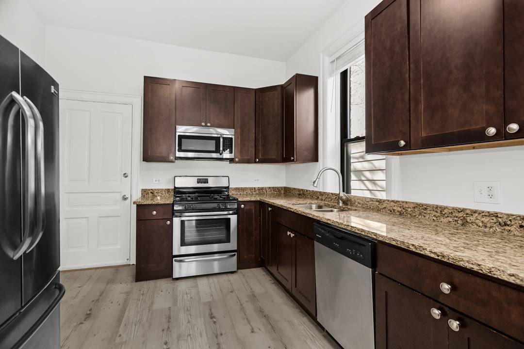 1919 W Chicago Avenue 3