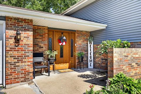 Tiny photo for 13837 Beaver Drive, Roscoe, IL 61073 (MLS # 12687988)