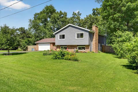 Tiny photo for 13837 Beaver Drive, Roscoe, IL 61073 (MLS # 12687988)