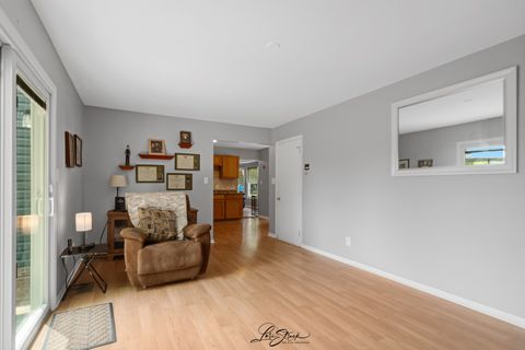 Tiny photo for 4609 W Glenbrook Trail, McHenry, IL 60050 (MLS # 12716563)