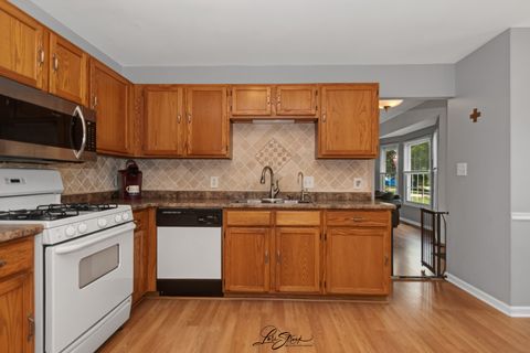 Tiny photo for 4609 W Glenbrook Trail, McHenry, IL 60050 (MLS # 12716563)