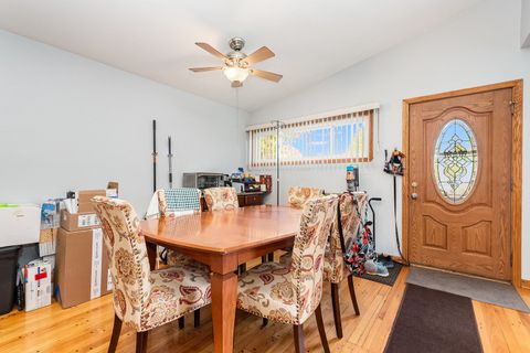 Tiny photo for 555 W Saint Charles Road, Lombard, IL 60148 (MLS # 12478495)
