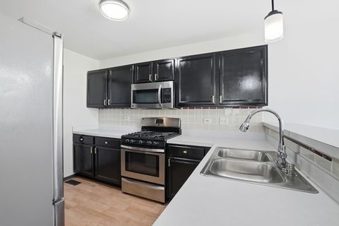 Tiny photo for 36 Bridgeview Drive, Oswego, IL 60543 (MLS # 12628789)