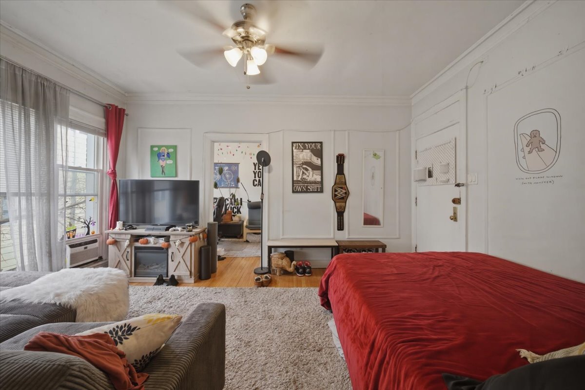 3449 N Elaine Place 106