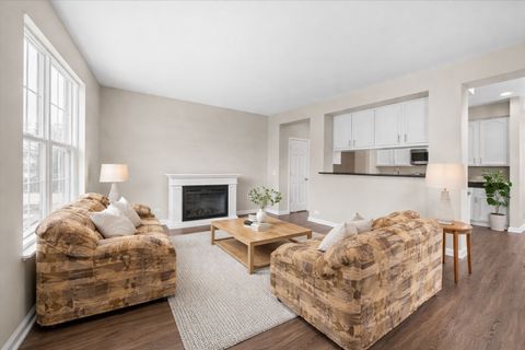 Tiny photo for 702 N KEYSTONE Lane, Vernon Hills, IL 60061 (MLS # 12609950)