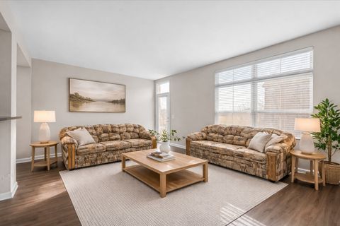 Tiny photo for 702 N KEYSTONE Lane, Vernon Hills, IL 60061 (MLS # 12609950)