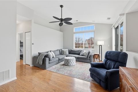 Tiny photo for 418 E Thornhill Lane #418, Palatine, IL 60074 (MLS # 12591672)