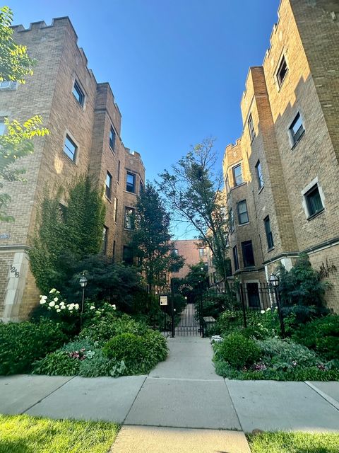 1214 W Jarvis Avenue 1N Chicago IL 60626