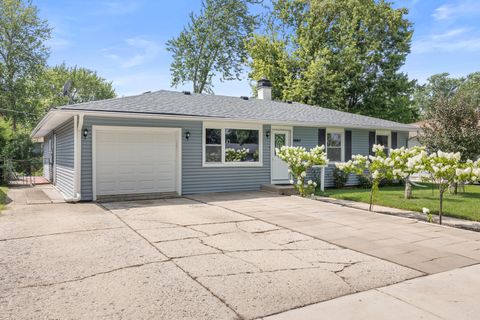 Tiny photo for 6640 Peach Tree Street, Hanover Park, IL 60133 (MLS # 12486185)