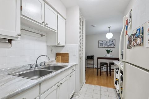Tiny photo for 420 W Aldine Avenue #404, Chicago, IL 60657 (MLS # 12458479)
