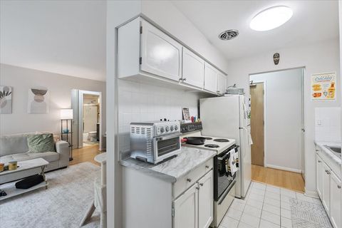 Tiny photo for 420 W Aldine Avenue #404, Chicago, IL 60657 (MLS # 12458479)