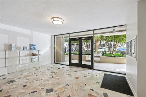 Tiny photo for 420 W Aldine Avenue #404, Chicago, IL 60657 (MLS # 12458479)