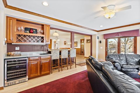 Tiny photo for 716 Surrey Lane, Sleepy Hollow, IL 60118 (MLS # 12515742)