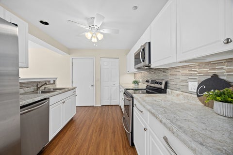 Tiny photo for 460 Mayflower Lane #4, Bartlett, IL 60103 (MLS # 12735979)
