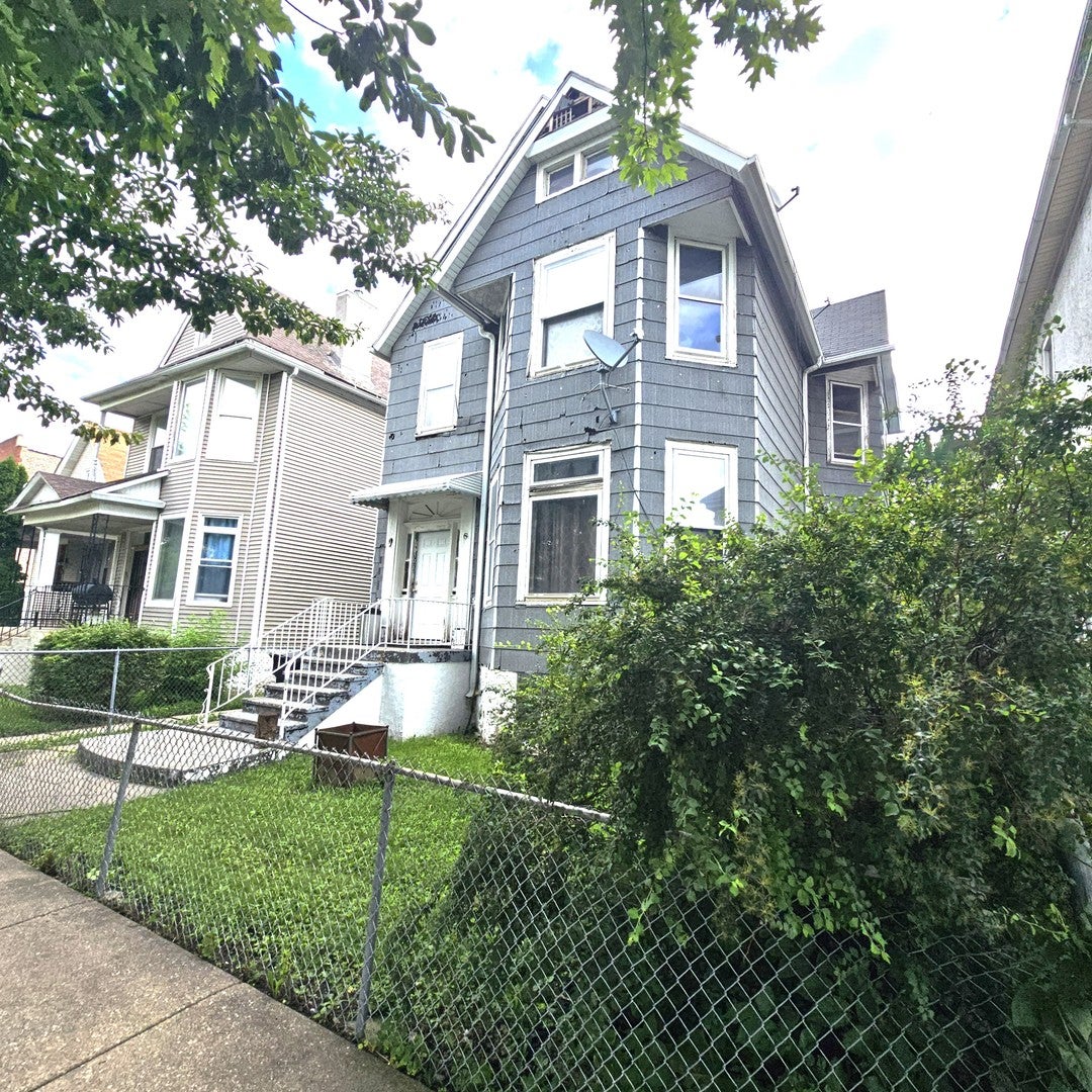 319 N Lotus Avenue