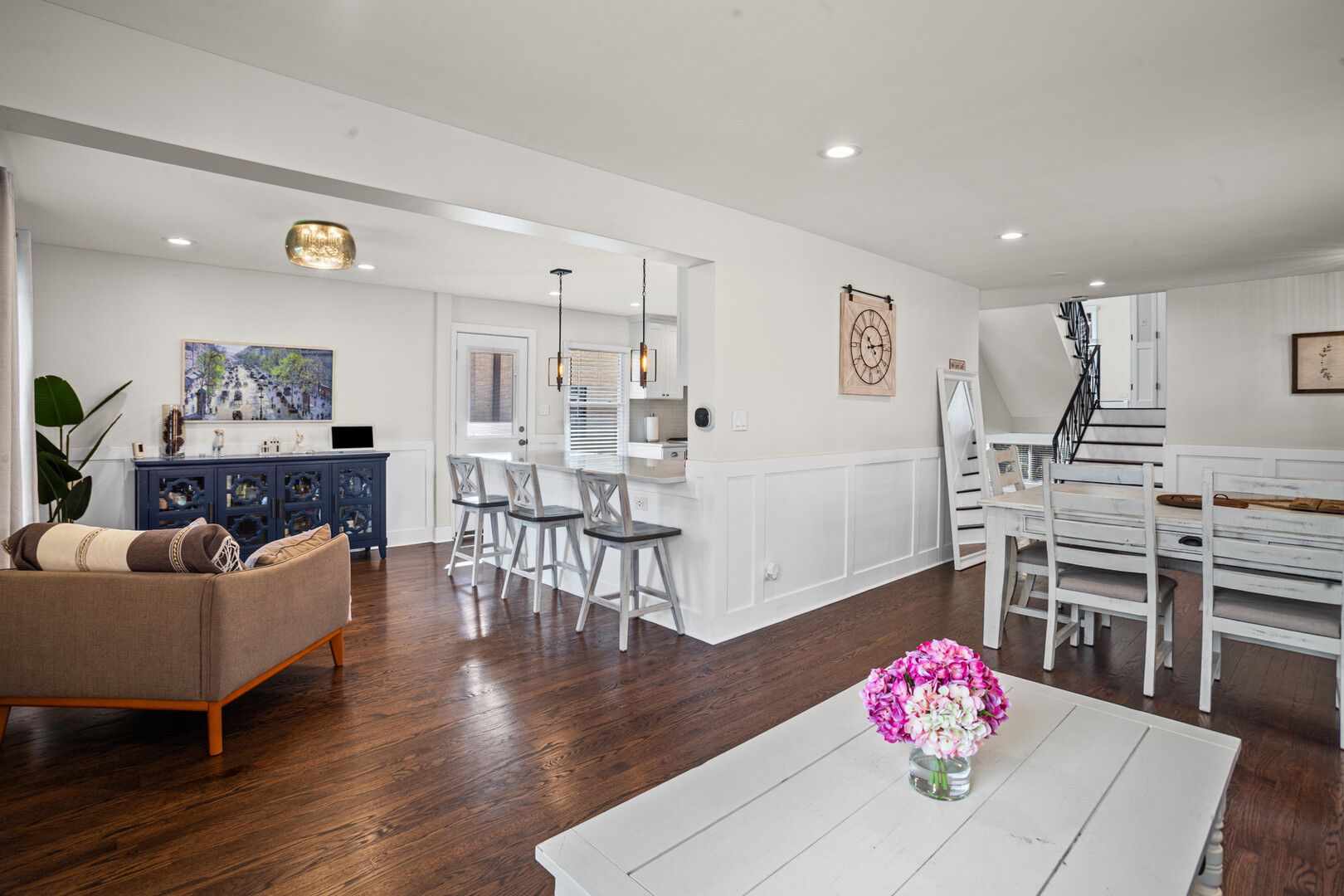 216 E Fremont Avenue