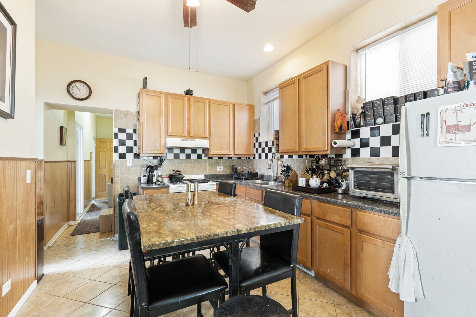 2419 W Augusta Boulevard