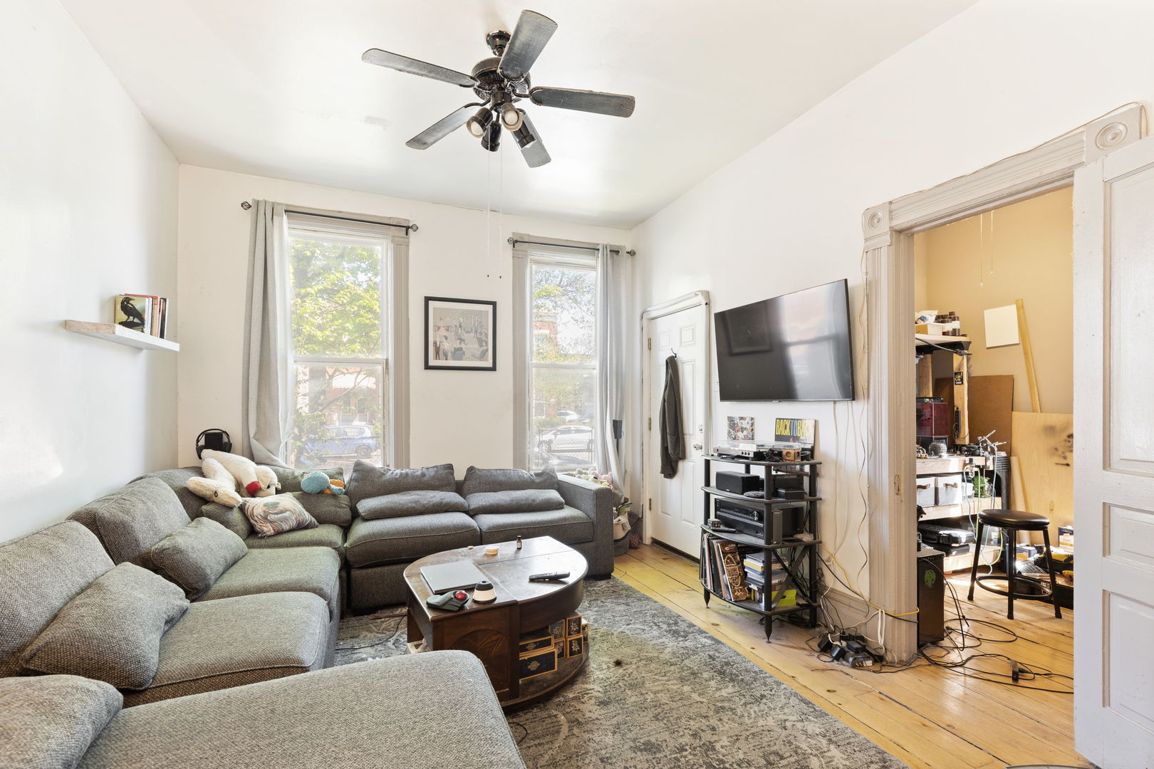 2419 W Augusta Boulevard