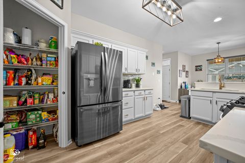 Tiny photo for 15958 Buckner Pond Way, Crest Hill, IL 60403 (MLS # 12588280)