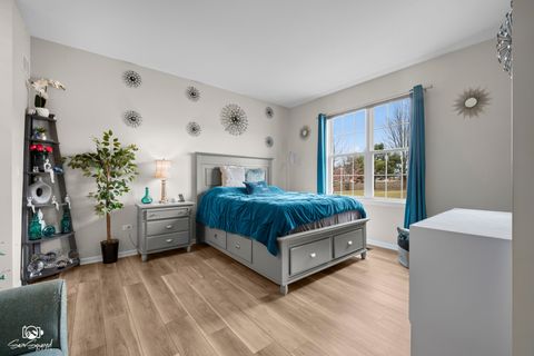 Tiny photo for 15958 Buckner Pond Way, Crest Hill, IL 60403 (MLS # 12588280)