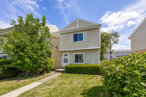 Photo of 443 Mallview Lane, Bolingbrook, IL 60440 (MLS # 12458127) Photo of 443 Mallview Lane, Bolingbrook, IL 60440 (MLS # 12458127)