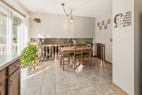 Tiny photo for 104 Croftwood Court, Rolling Meadows, IL 60008 (MLS # 12487653)