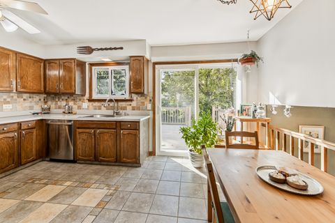 Tiny photo for 104 Croftwood Court, Rolling Meadows, IL 60008 (MLS # 12487653)