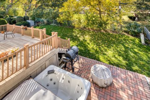 Tiny photo for 104 Croftwood Court, Rolling Meadows, IL 60008 (MLS # 12487653)