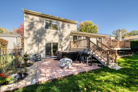 Tiny photo for 104 Croftwood Court, Rolling Meadows, IL 60008 (MLS # 12487653)