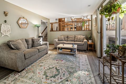 Tiny photo for 104 Croftwood Court, Rolling Meadows, IL 60008 (MLS # 12487653)