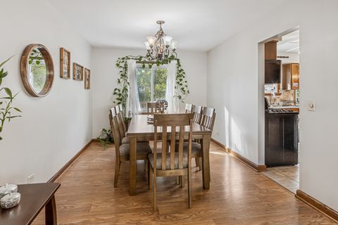 Tiny photo for 104 Croftwood Court, Rolling Meadows, IL 60008 (MLS # 12487653)